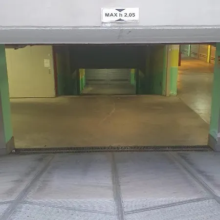 Happy - Parcheggio Gratuito In Box
